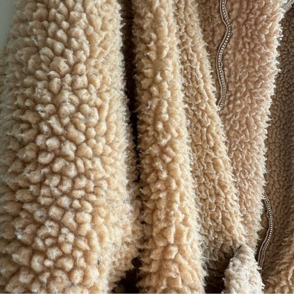 I.AM.GIA I AM GIA Pixie Teddy Coat Caramel
Tan Sherpa Blogger favorite Coat - Picture 8 of 16